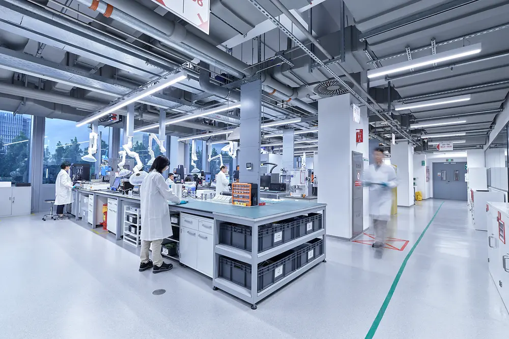 
Located in Zhangjiang Hi-Tech Park, the 33,000-square-meter site of Adhesive Technologies brings together more than 500 Henkel scientists and technical experts.