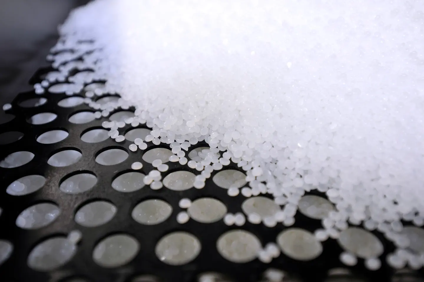 
Henkel and Dow expanded strategic partnership to emission reduction across adhesive portfolio.